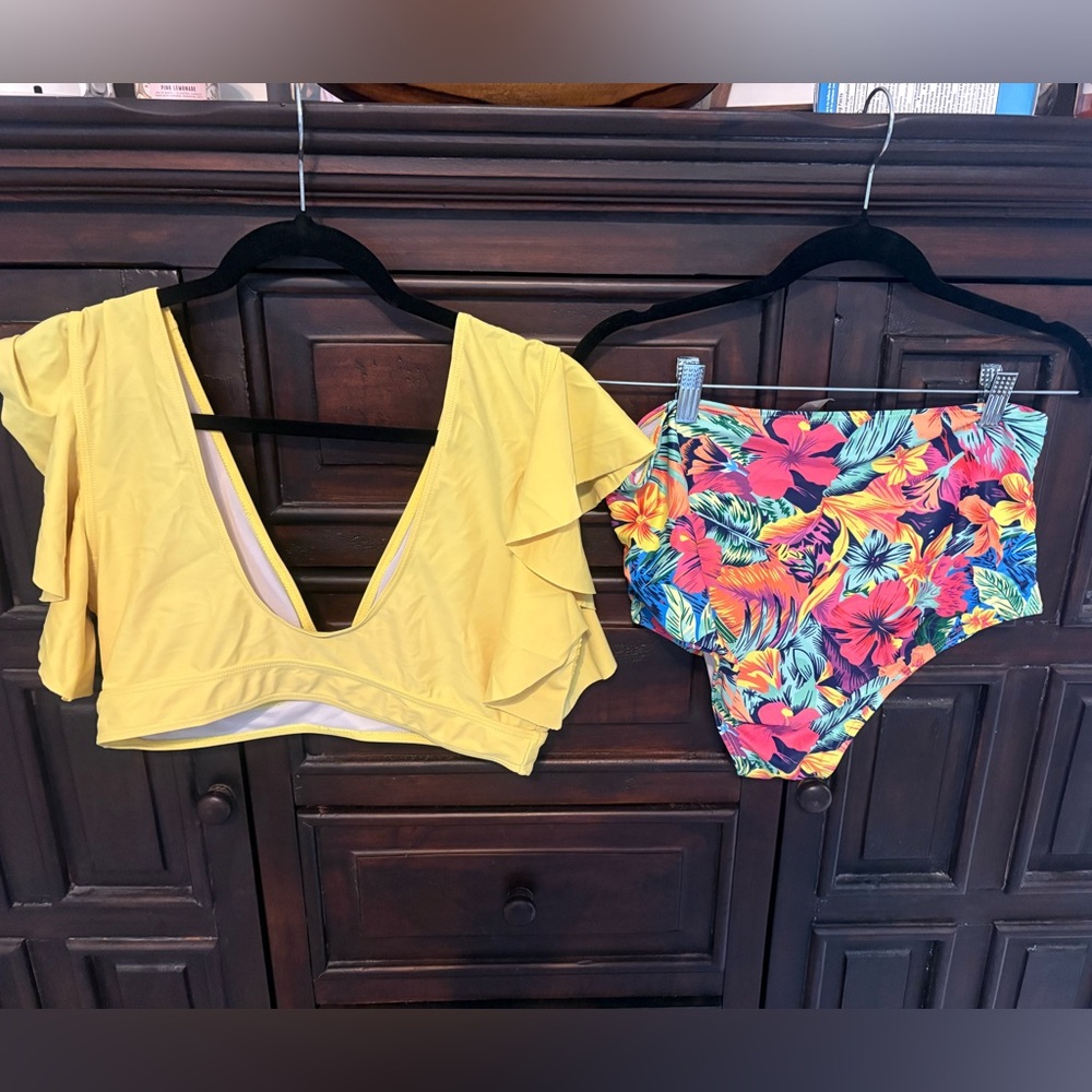 Sporlike Yellow Ruffle Bikini Top with Floral High-Waisted Bottoms - Picture 4 of 6